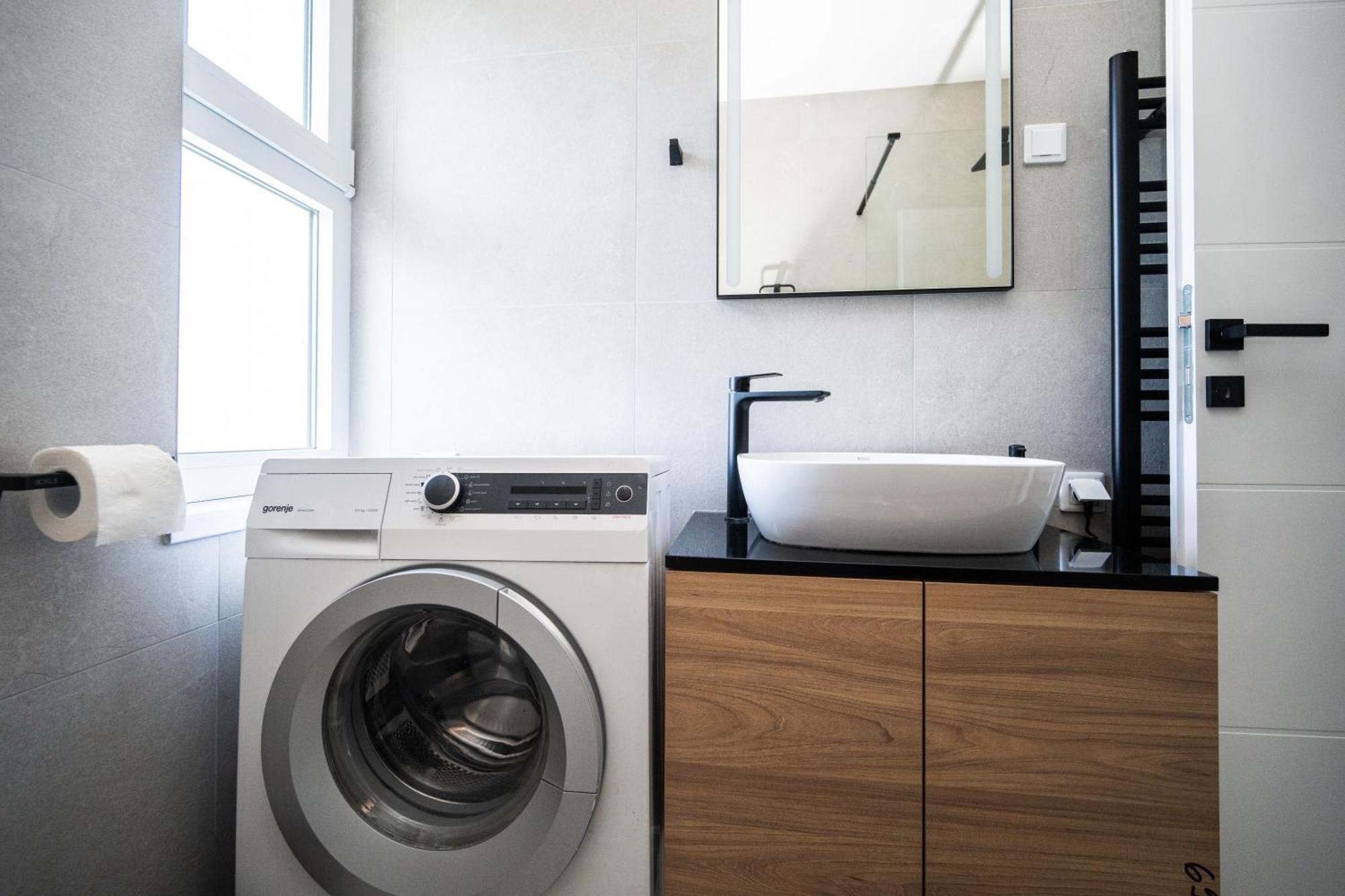 Bright 2Bdr Apartment With Balcony - Free Parking Σαράγεβο Εξωτερικό φωτογραφία