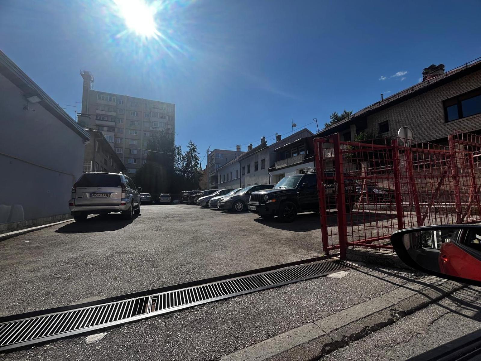 Bright 2Bdr Apartment With Balcony - Free Parking Σαράγεβο Εξωτερικό φωτογραφία